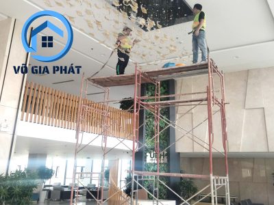 dịch vụ vệ sinh đèn chùm trang trí phòng khách